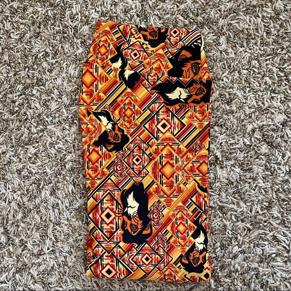 NWOT LuLaRoe Disney OS Scar Leggings
